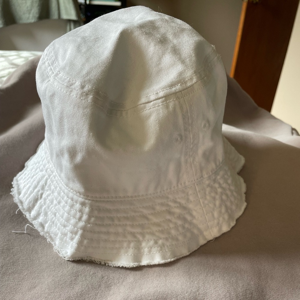 White bucket hat